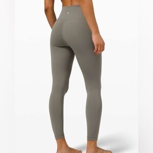 Lululemon Wunder Under High Rise Tight 25” Luxstreme Size 2 Grey Sage